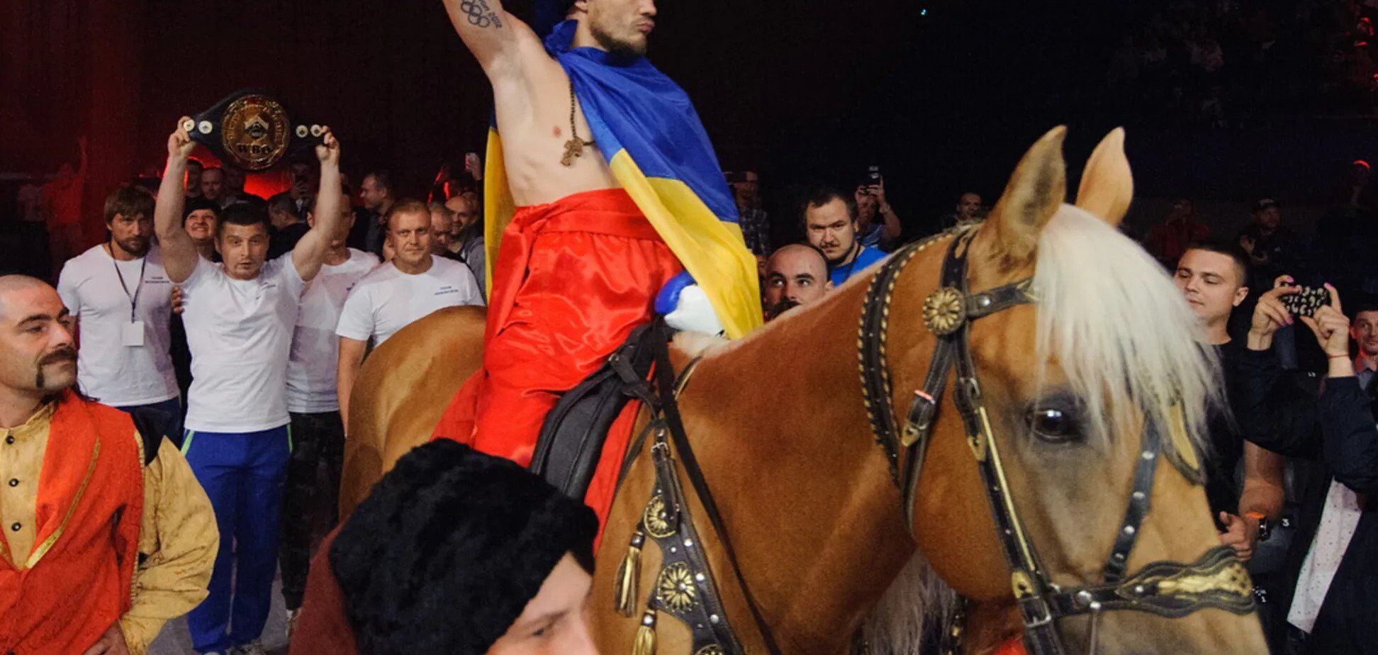 Axe, horns and ''Glory to Ukraine!'' Berinchik amazed with his exit in the ring. Video