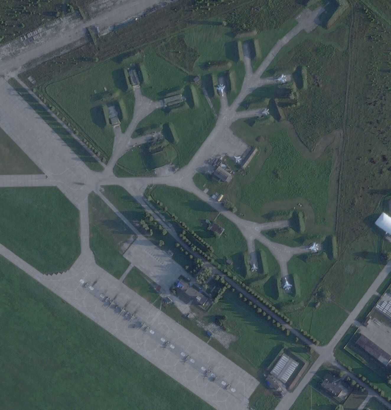 Satellite images of the Kursk airfield after a drone attack by SBU counter-intelligence appear