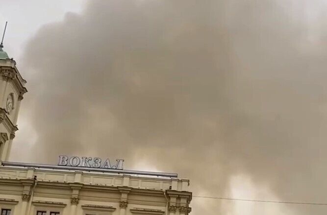 Kolejny wielki pożar w Moskwie: zapalił się magazyn z własnością rosyjskich kolei. Wideo