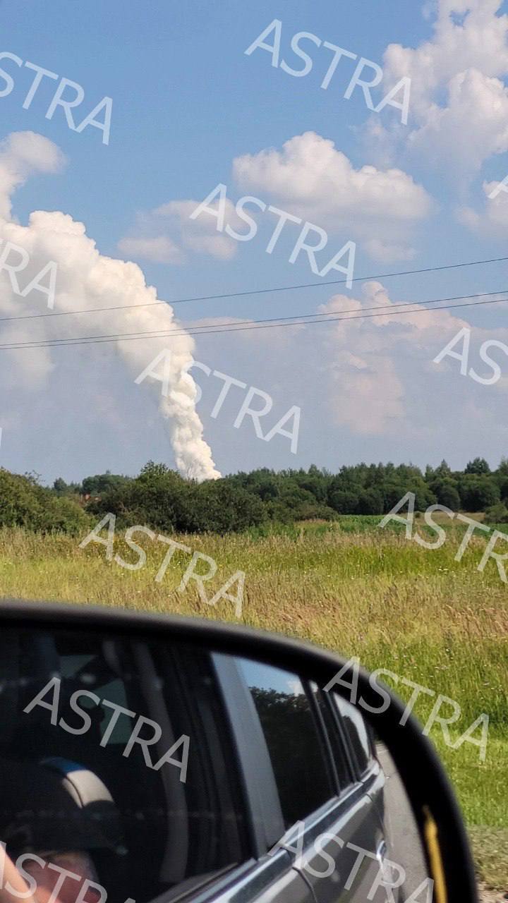 An explosion occurred near a petrol station in the Moscow region, sending up a huge column of smoke. Video