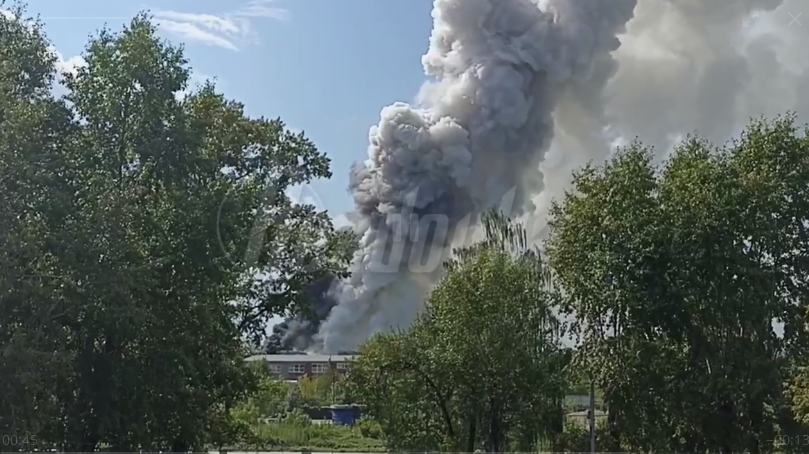 An explosion occurred near a petrol station in the Moscow region, sending up a huge column of smoke. Video