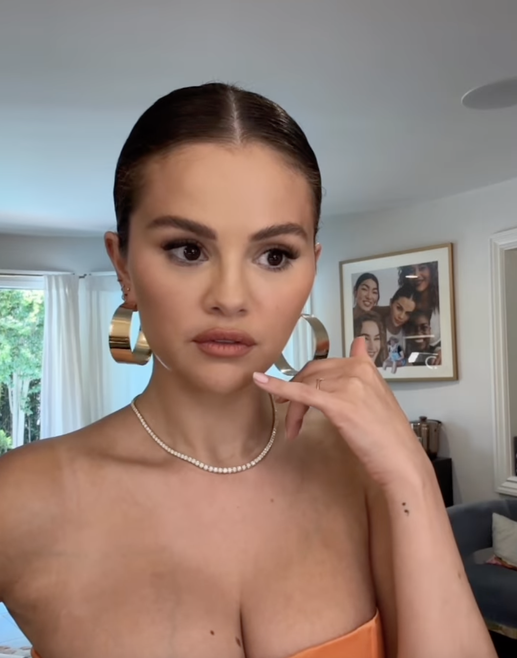 ''Naked'' nails have become the most popular trend of the season: why this manicure is a fan favorite of Selena Gomez, Jennifer Lopez and other stars