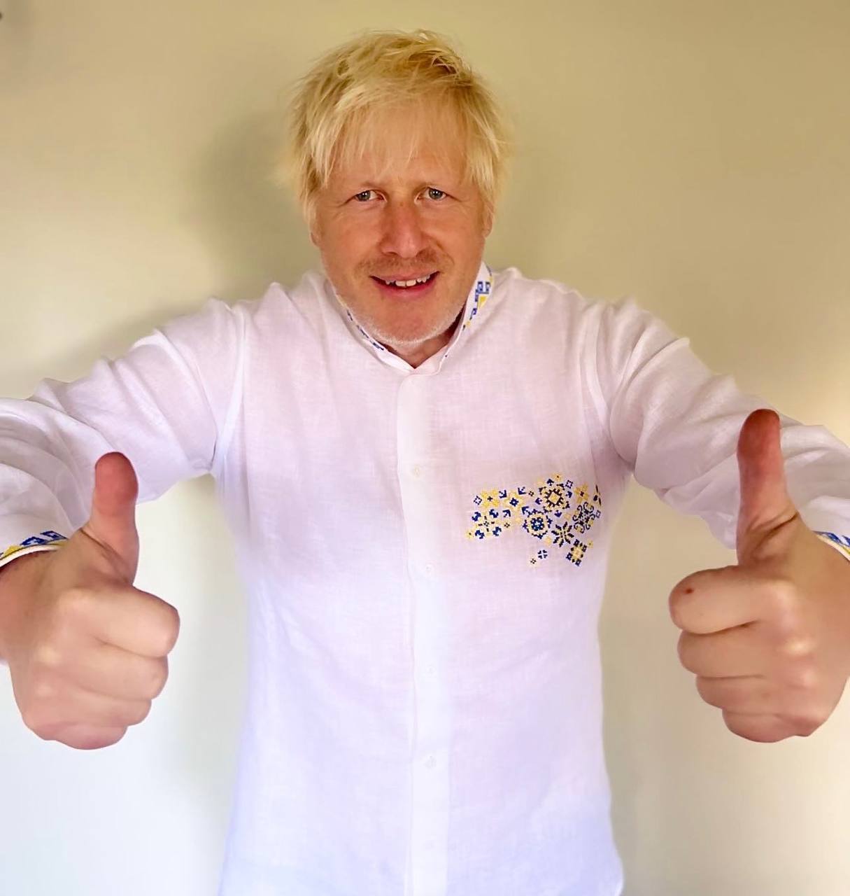 Blue-yellow map of Ukraine on the heart: Boris Johnson pleasured the network photo in a new embroidered vyshyvanka
