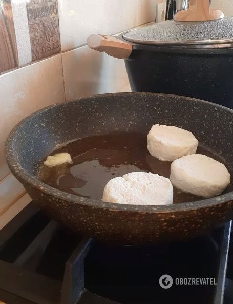 How to cook cottage cheese pancakes without eggs so they do not fall apart and hold their shape