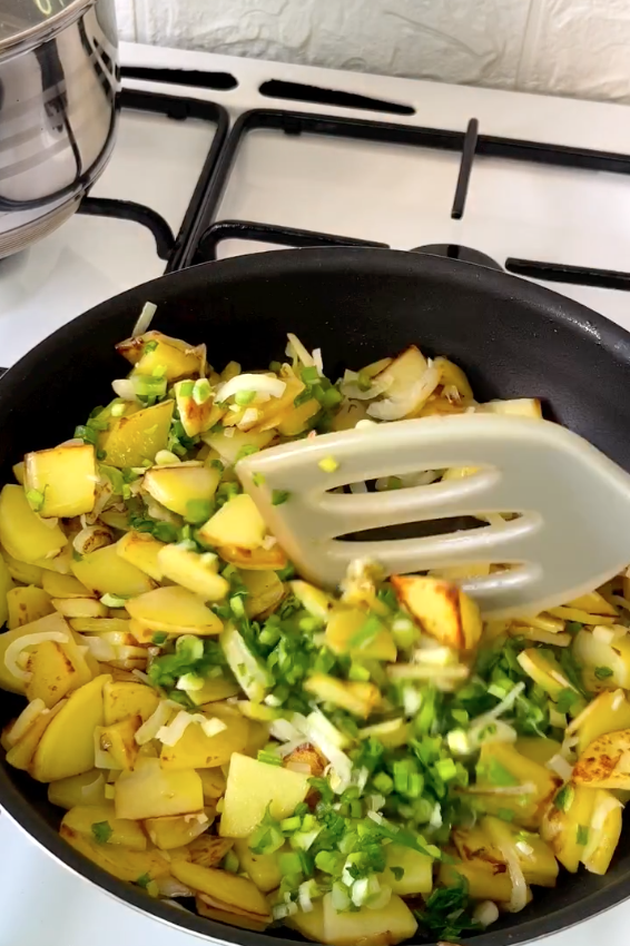 Fried potatoes with herbs and spices
