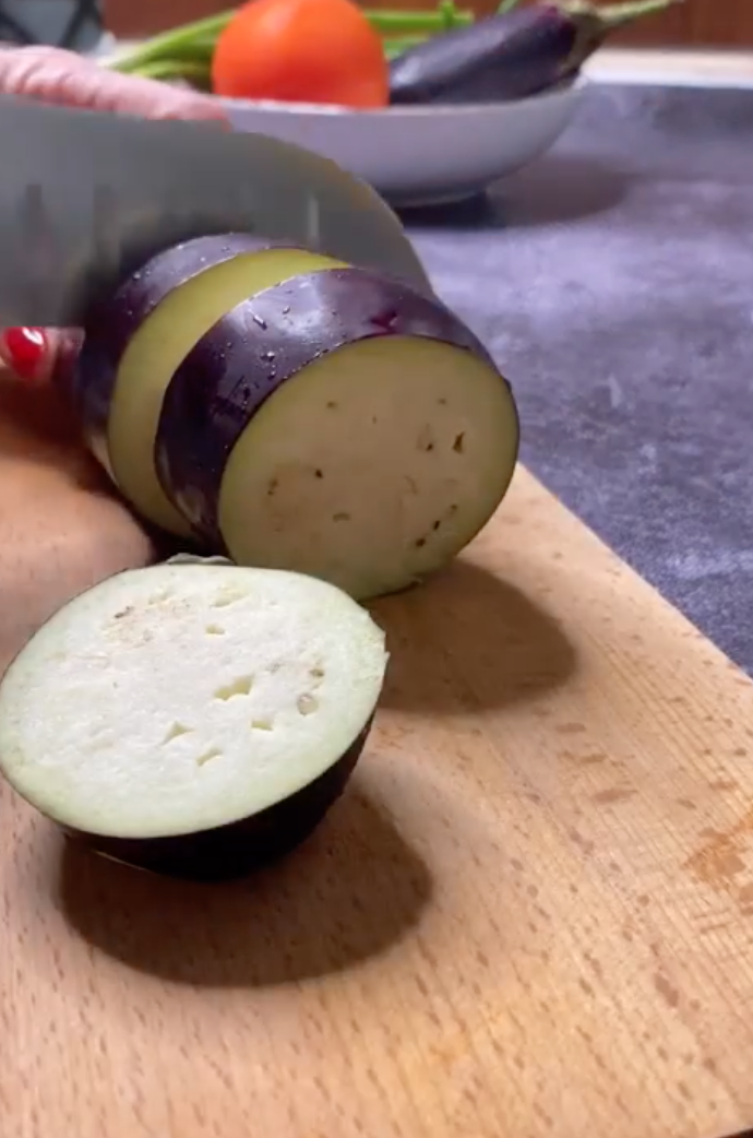 How to remove bitterness from eggplant with boiling water