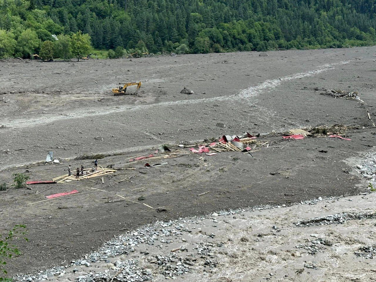 Foreign Ministry: Ukrainian woman killed in landslide in Georgia, her child disappeared 