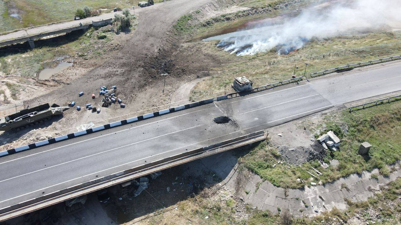 There were explosions in Genichesk, also reported coming over the Chongar bridge. Video