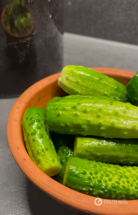 Crispy pickles in cold water: no need to boil