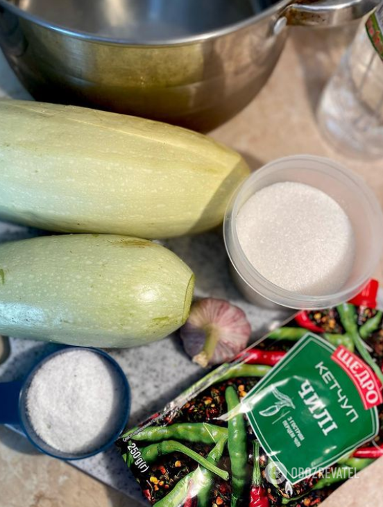 How to close zucchini with ketchup for winter: the easiest recipe