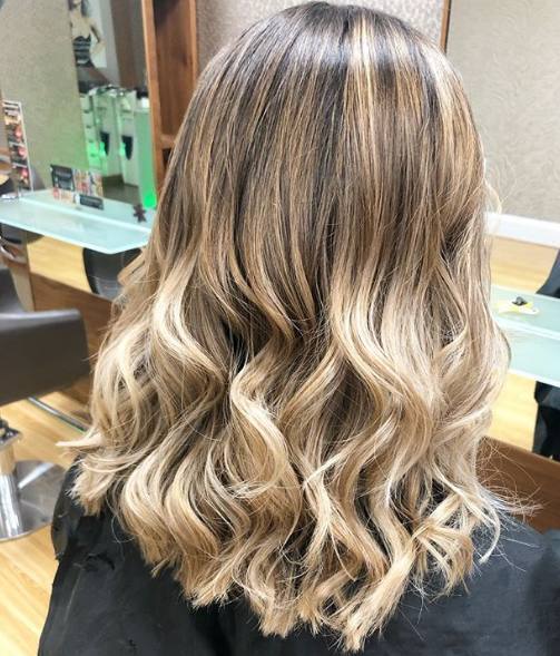 Balayage on trend in 2023