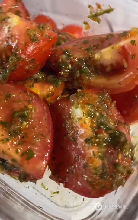 These quick Korean-sytyle tomatoes can be eaten after 24 hours