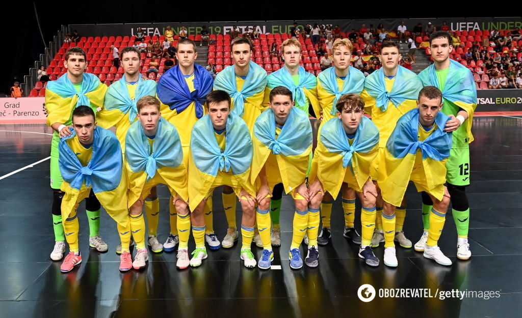 Ukraine team's opponents gave them a corridor of honor after the semifinals of the European Championship. Bright video