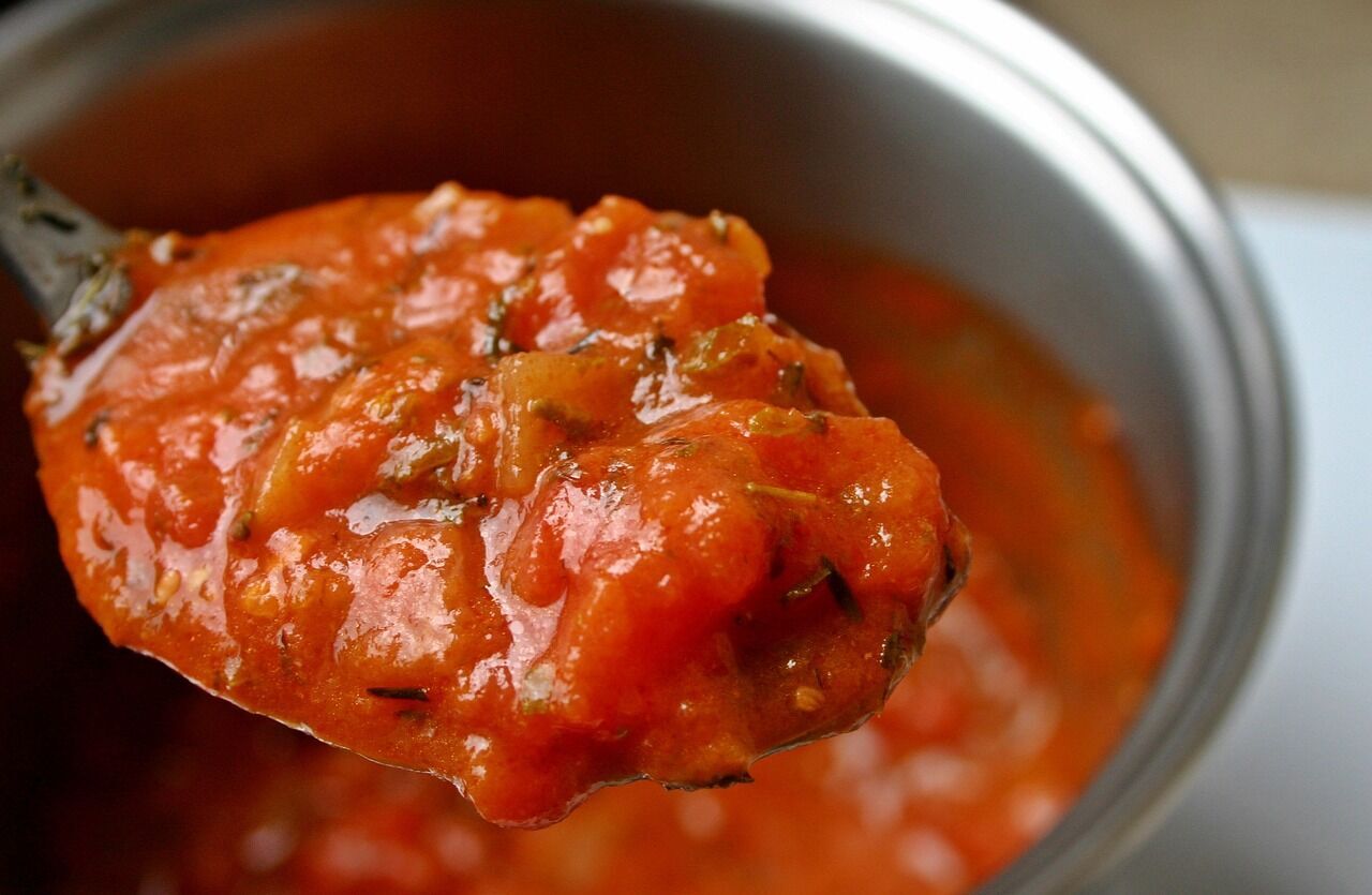 How to prepare sauce from tomatoes