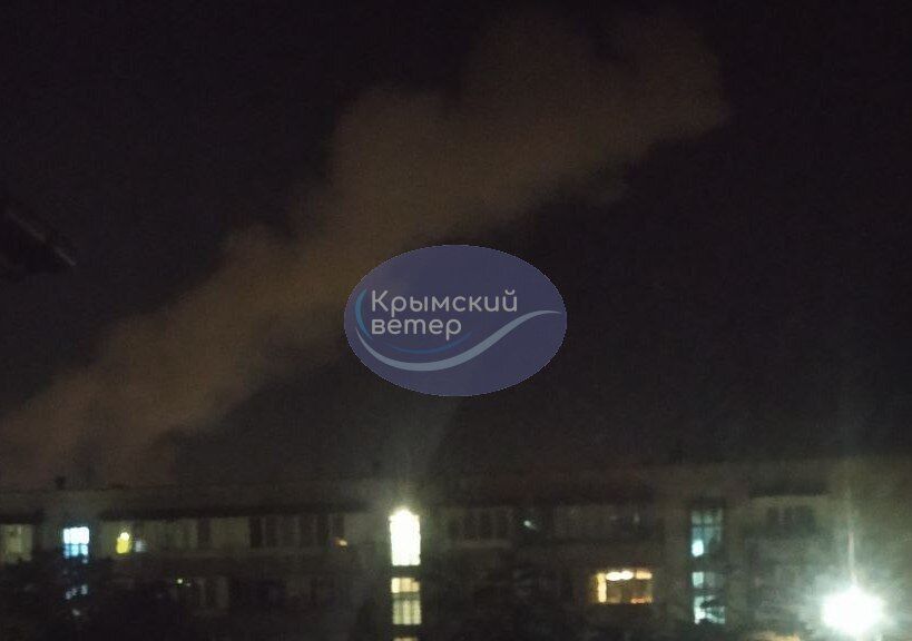 Potężne eksplozje w stoczni w Sewastopolu: rosyjskie statki zostały uszkodzone. Zdjęcia, wideo i wszystkie szczegóły
