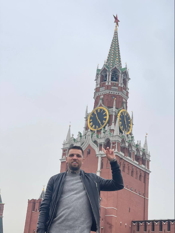 A famous Ukrainian boxer visited Russia, showing how good it is there. Photo fact