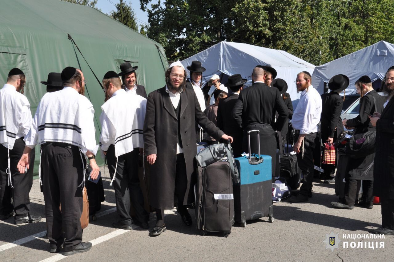 Almost 11 thousand Hasidic pilgrims arrived in Ukraine overnight: what is the situation in Uman now and what restrictions are in place. Photo