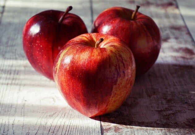 Delicious and sweet apples for making vinegar