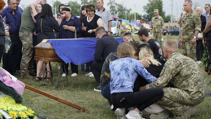 The funeral of the Mi-8 helicopter pilot