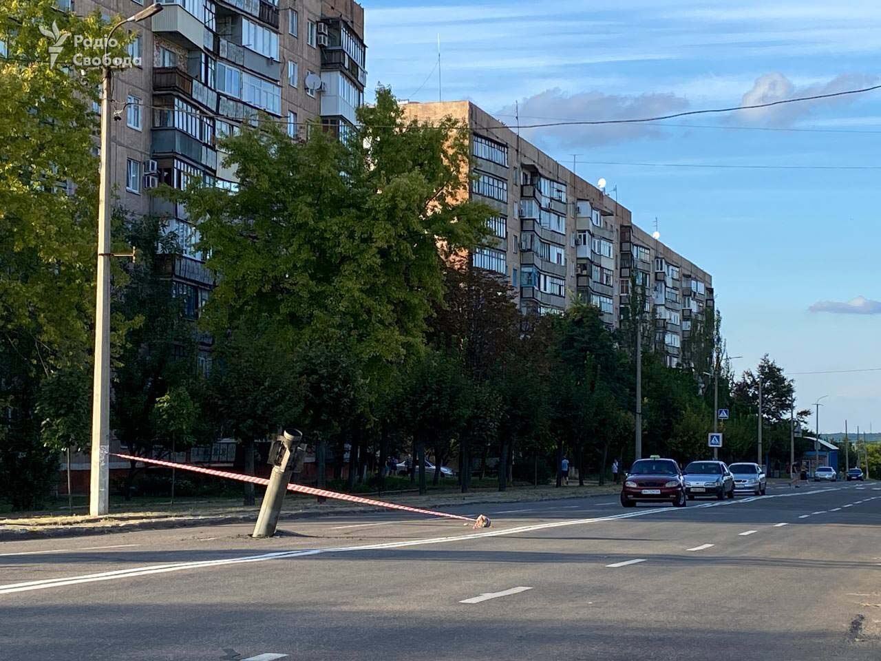 Russians shelled Kramatorsk: a cemetery and a road next to residential houses were hit. Photo and video
