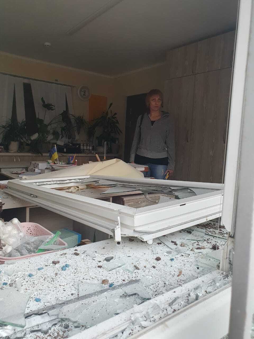 A dormitory was hit while people were sleeping: the occupiers attacked Kherson at night, there are dead and wounded. Photo