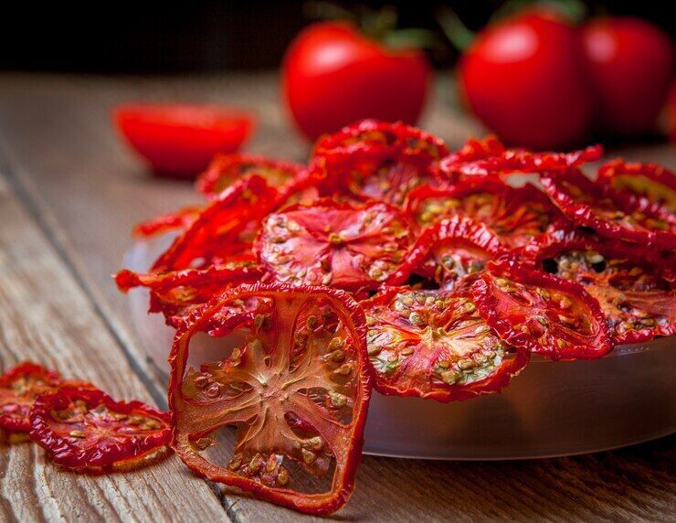 A flavor that saves from winter blues: how to cook sun-dried tomatoes