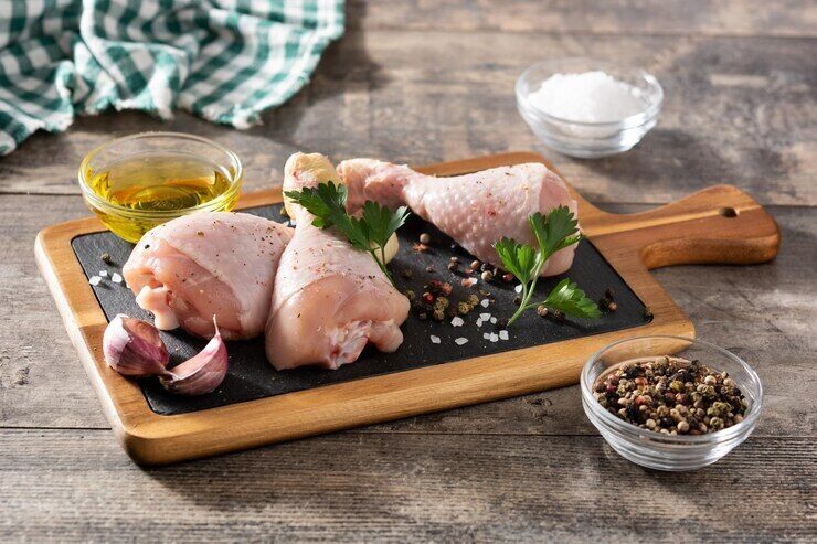 Niesamowicie apetyczne udka z kurczaka z aromatyczną marynatą: przepis na pysznego grilla