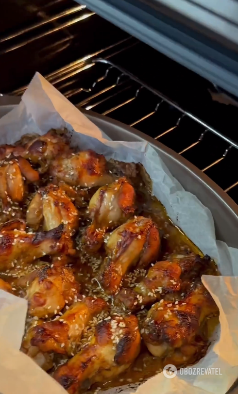 The most delicious golden wings in a soy-honey marinade: baked in the oven