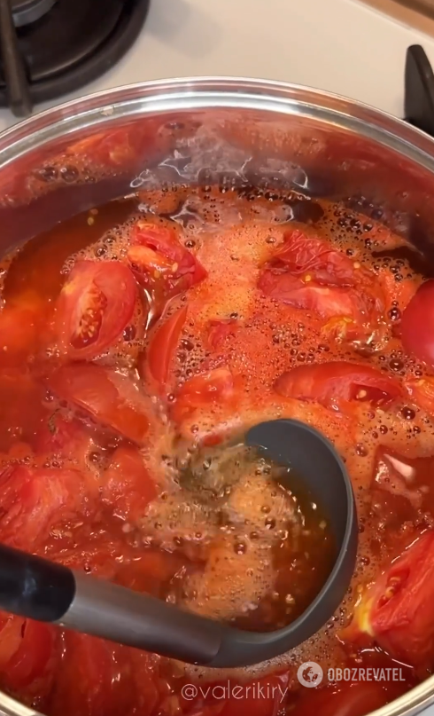 Universal tomato sauce with secret ingredients for winter: suitable for pizza or borscht