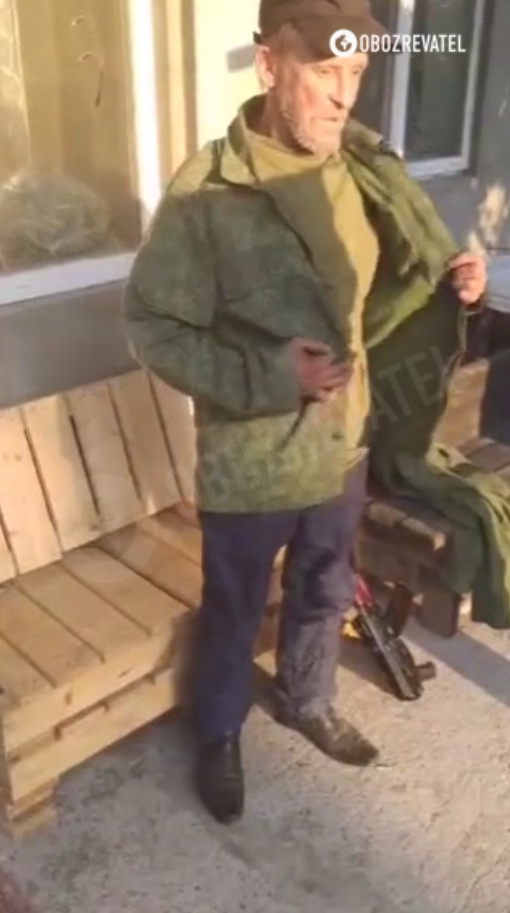 Nikt już nie chce: okupanci zmuszają rosyjskich żołnierzy do przebrania się w cywilne ubrania i pójścia na ''wybory''. Wideo