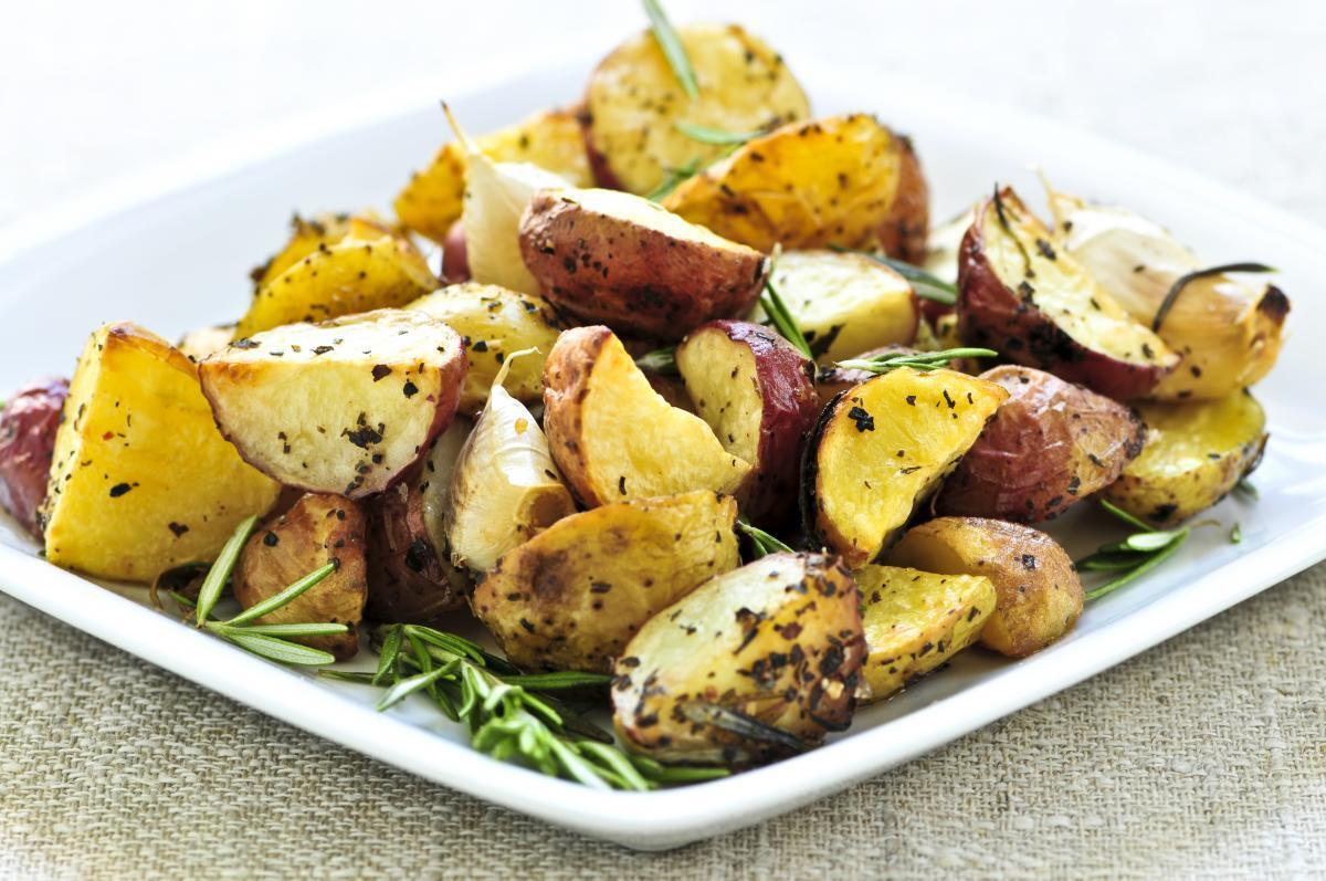 Fried potatoes with spices and vegetables