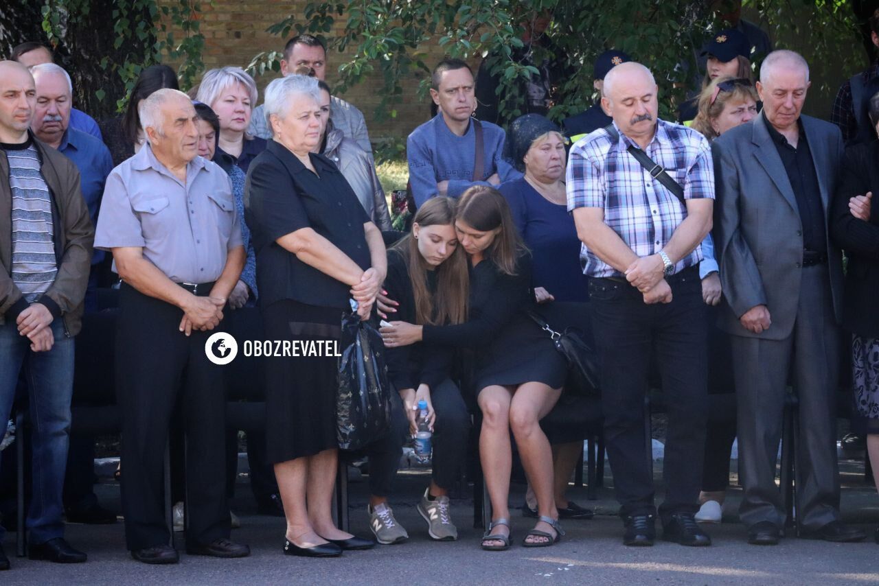 Rescuer Ruslan Koshovy, who died on the first day of the war at the Hostomel airfield, was farewelled in Kyiv. Photo and video