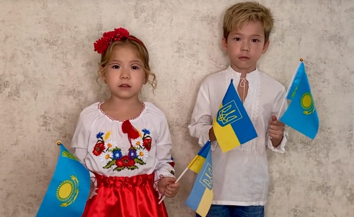 Children from Kazakhstan wished Ukrainians Happy New Year in Ukrainian and touched the network: even in the AFU reacted