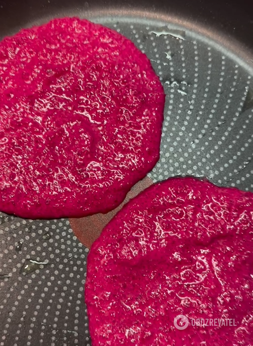 What to make spectacular pink pancakes from: not only beautiful, but also useful