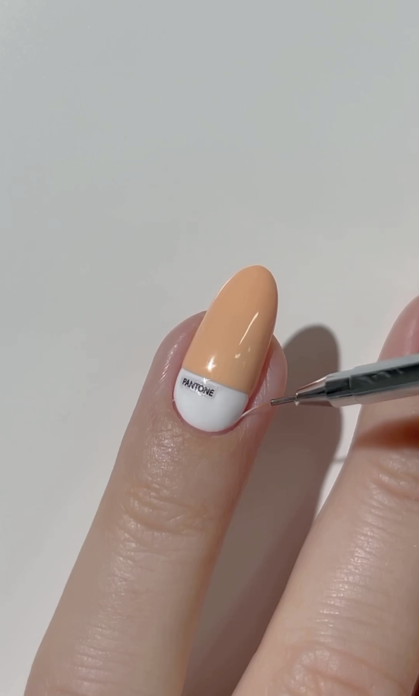Pantone showed a manicure with the main color of 2024, but it was defeated online