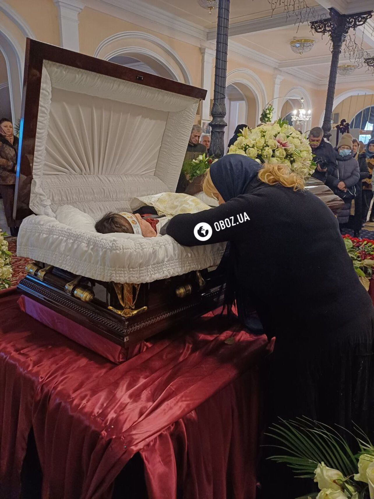 In Kyiv, they bid farewell to Vitalii Bilonozhko: Filaret and Ukrainian Armed Forces attended, while Loboda and Rotaru presented flowers