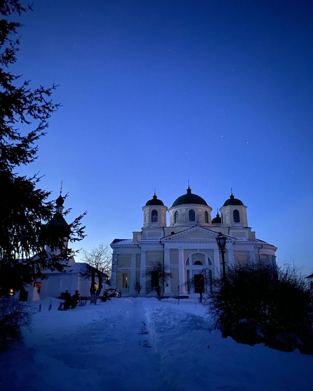 Journey to shrines: top most beautiful monasteries in Ukraine