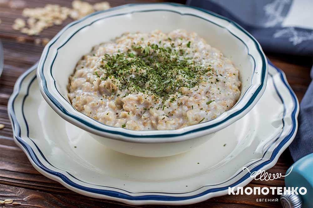 Oatmeal with herbs