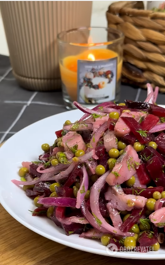 New salad with herring and beets: an interesting combination for those who are bored with ''Fur coat''