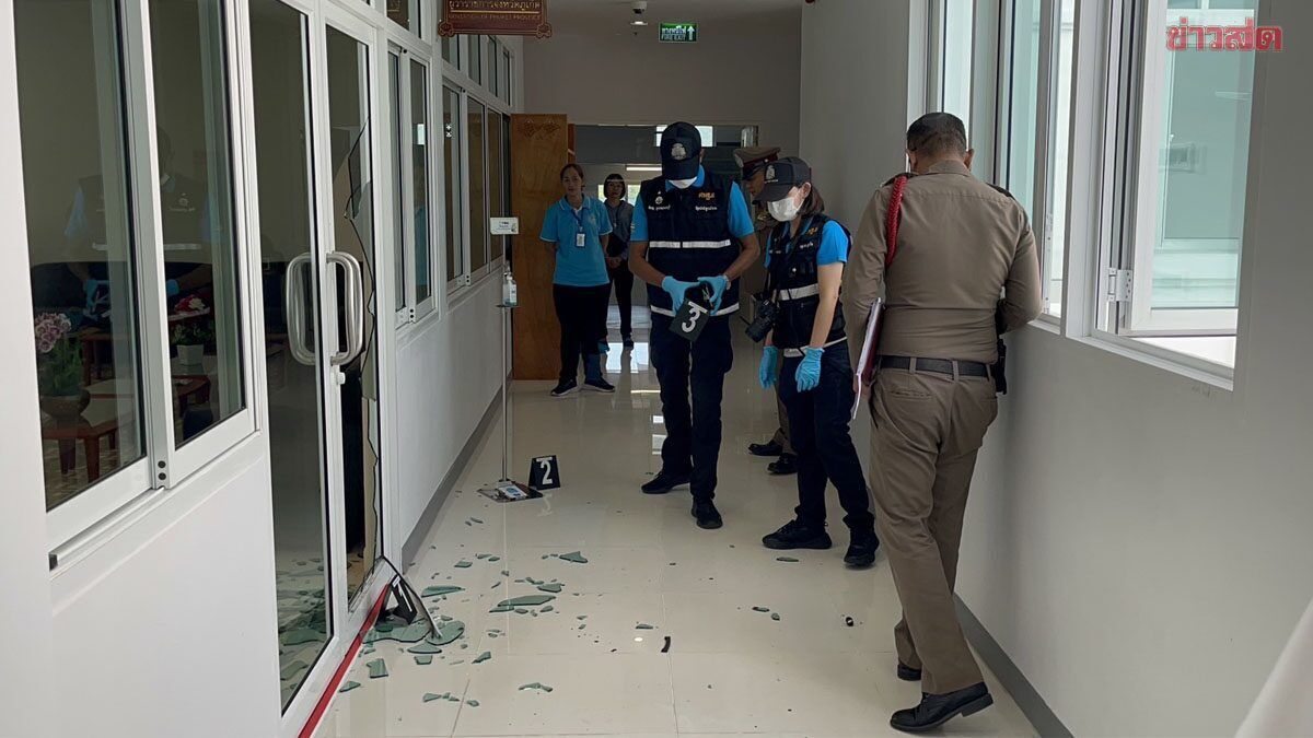 A Russian tourist with an axe caused a riot in the Phuket administration: he was sent to a psychiatric hospital. Photo