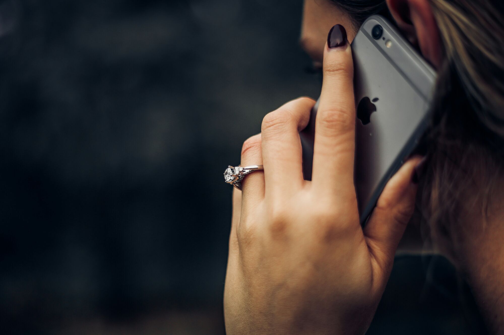 What can be dangerous about voice messages and how they affect friendships