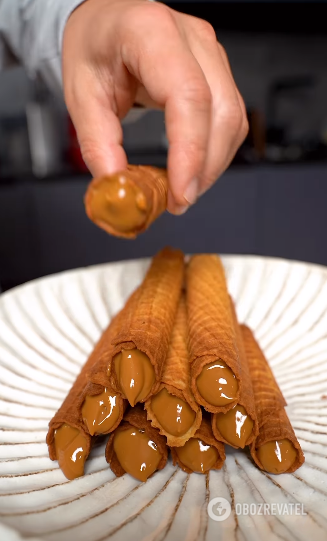 Waffle tubes with condensed milk and a secret ingredient from a star chef