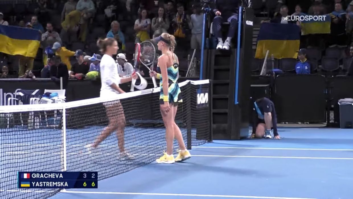 Yastremska refused to shake hands with a tennis player from Moscow after the Australian Open-2024 match. Photo fact