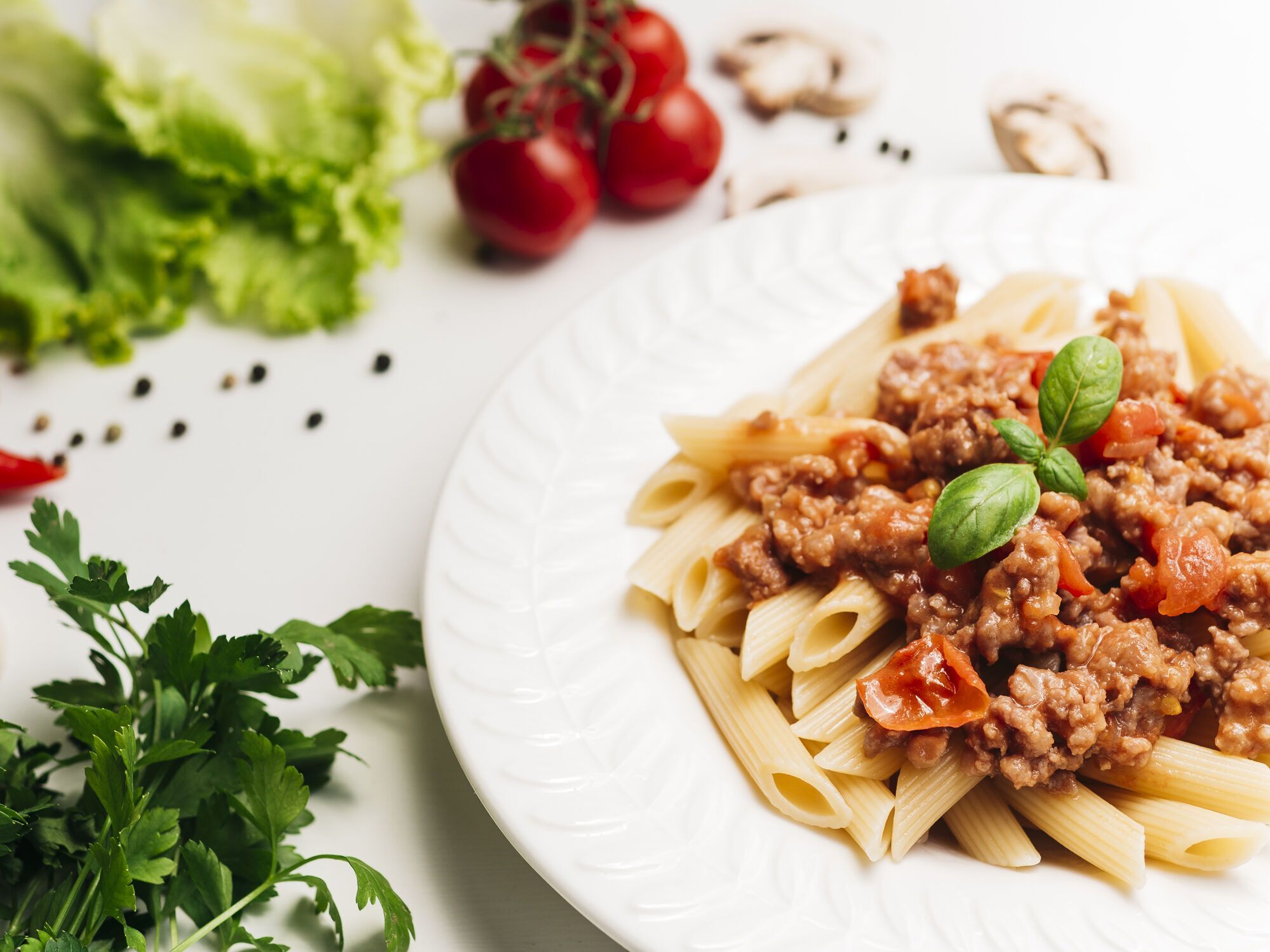 How to cook spaghetti bolognese according to the authentic recipe: tips from an Italian chef