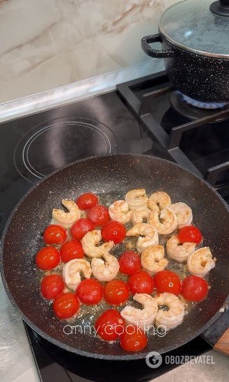 Pasta with shrimp, cherry tomatoes, and spinach: an incredibly delicious dinner in 20 minutes