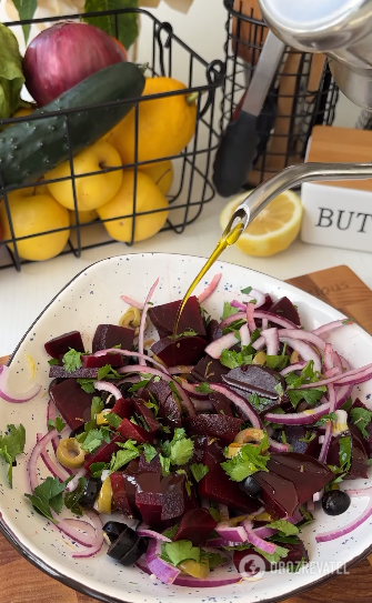 Beet salad with olives: an interesting combination of flavors for winter menu