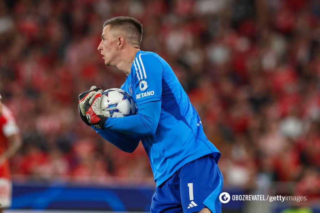 The Ukrainian goalkeeper played a brilliant match in Portugal, making his 10th career shutout. Video