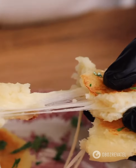 The most delicious cheesy potatoes for dinner from Hector Jimenez-Bravo: a recipe