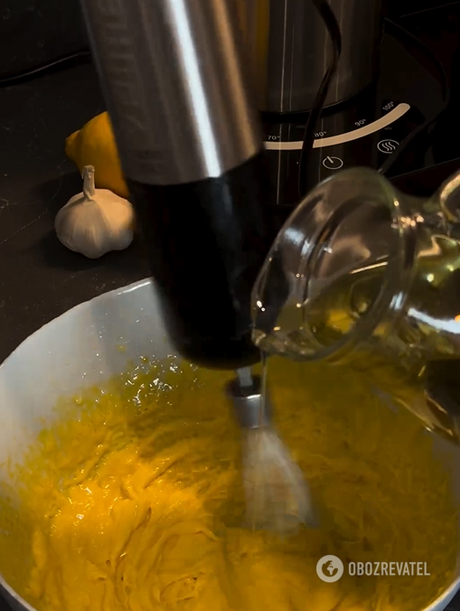 How to make homemade mayonnaise to make it a beautiful yellow color: a simple recipe