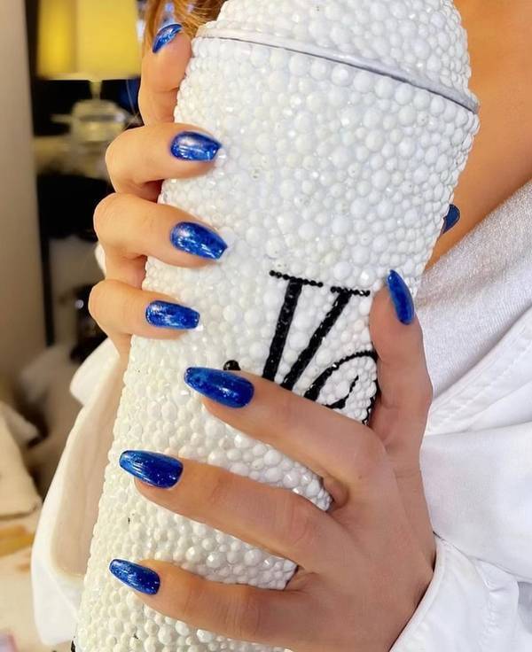 Jennifer Lopez and Selena Gomez revealed a new old manicure trend for 2024: what are ballerina nails like